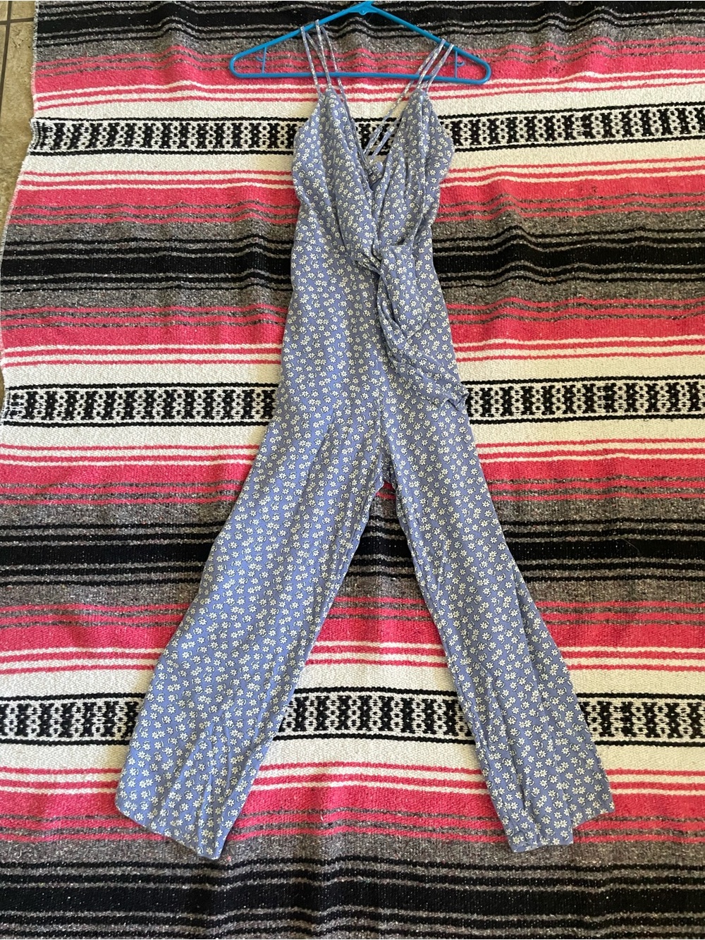 Abercrombie Light Blue Floral Tie-Front Spaghetti Strap V-Neck Jumpsuit XSP